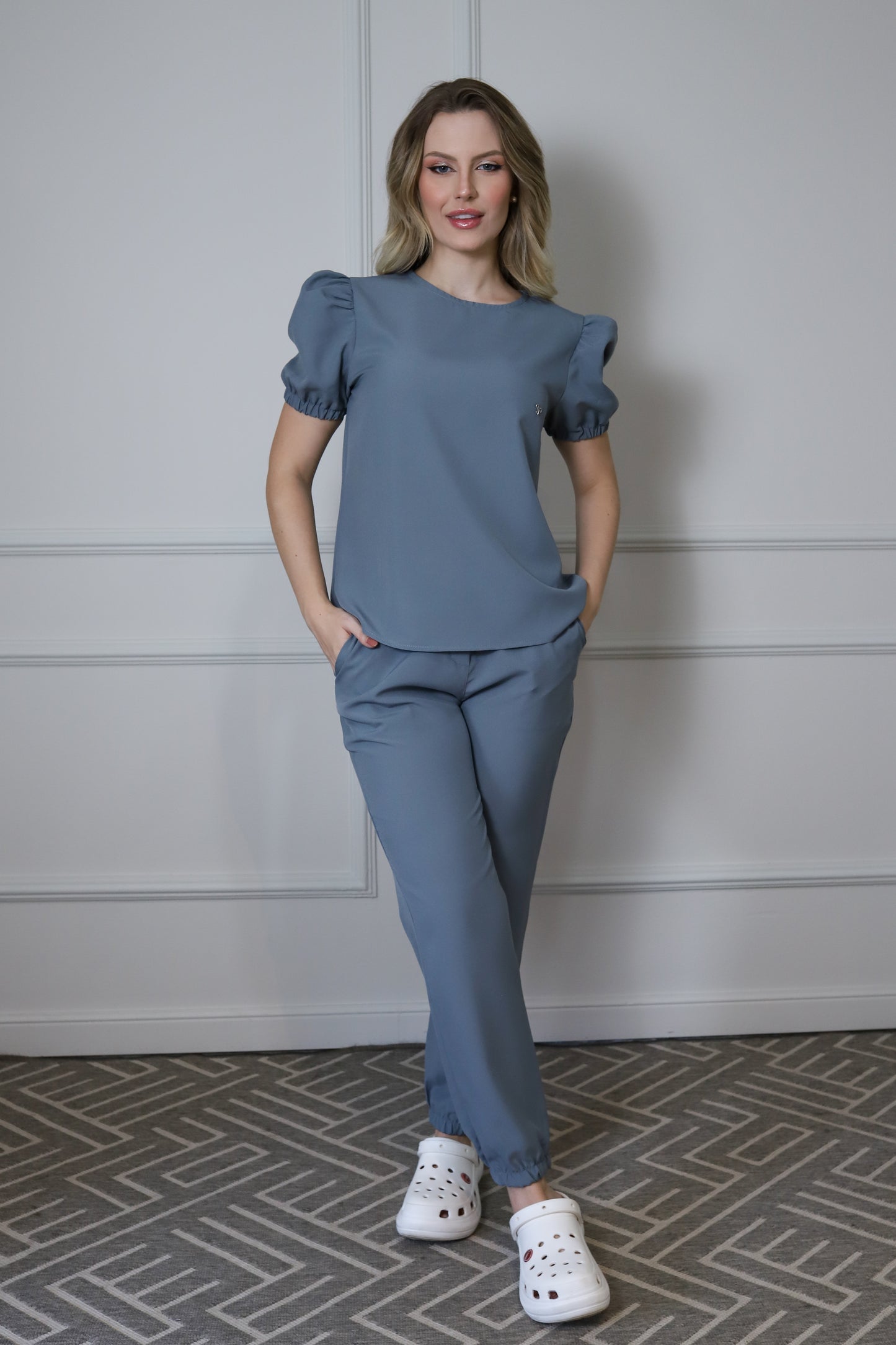 Scrub Feminino Dália Negra