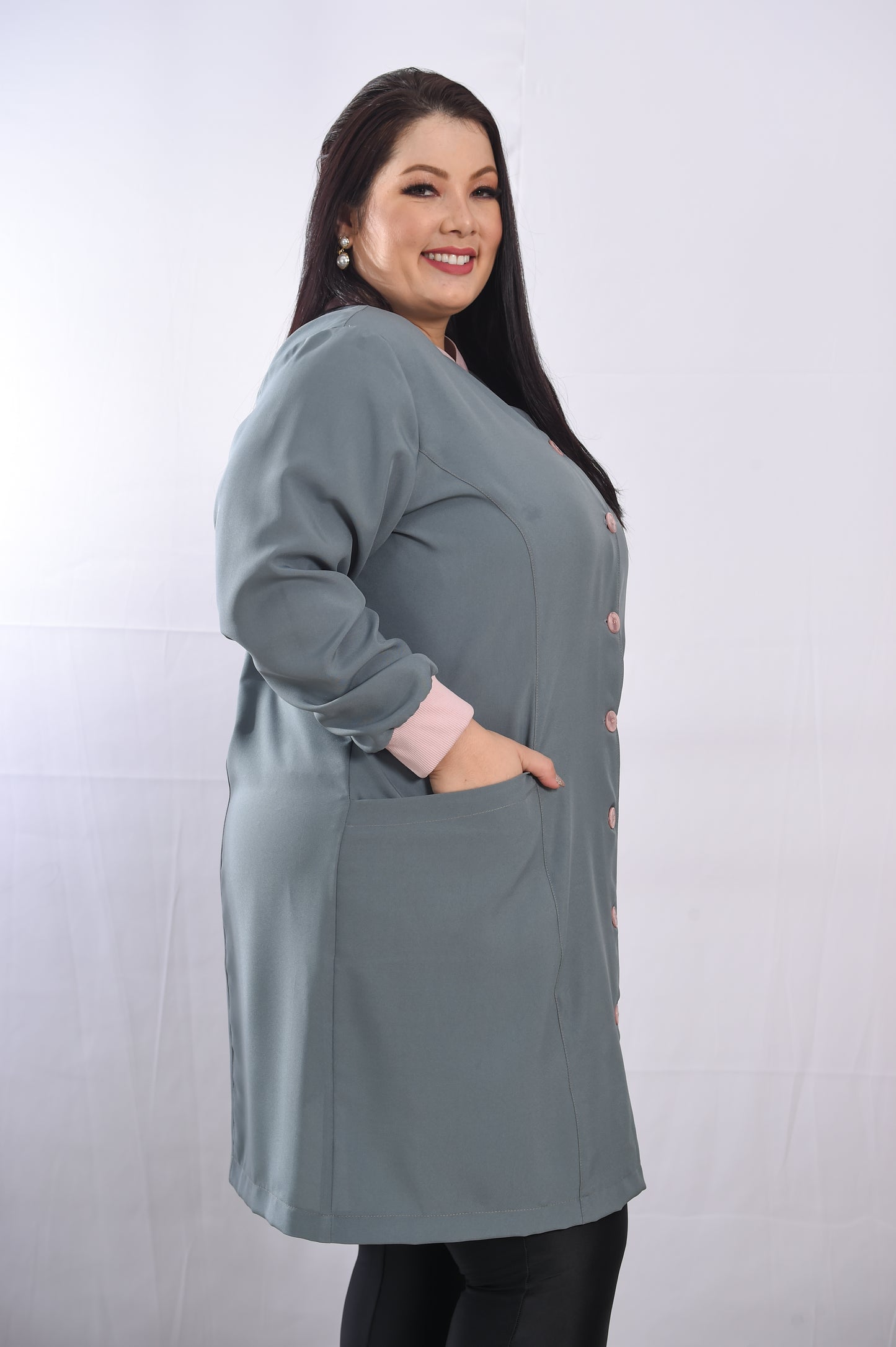 Jaleco Plus Size Feminino Manu Cinza com Rosê