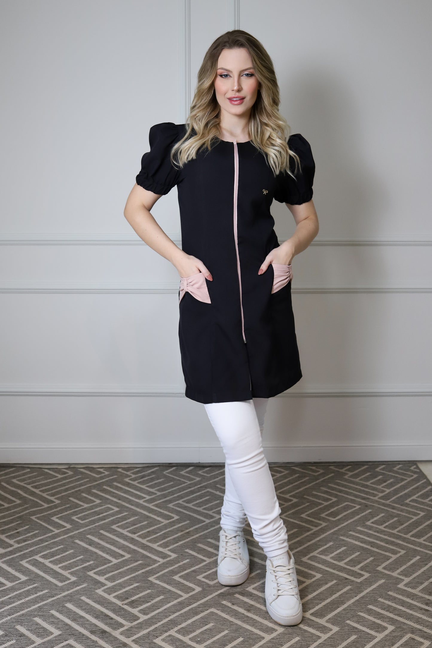 Jaleco Feminino Fabi Preto com Rosê