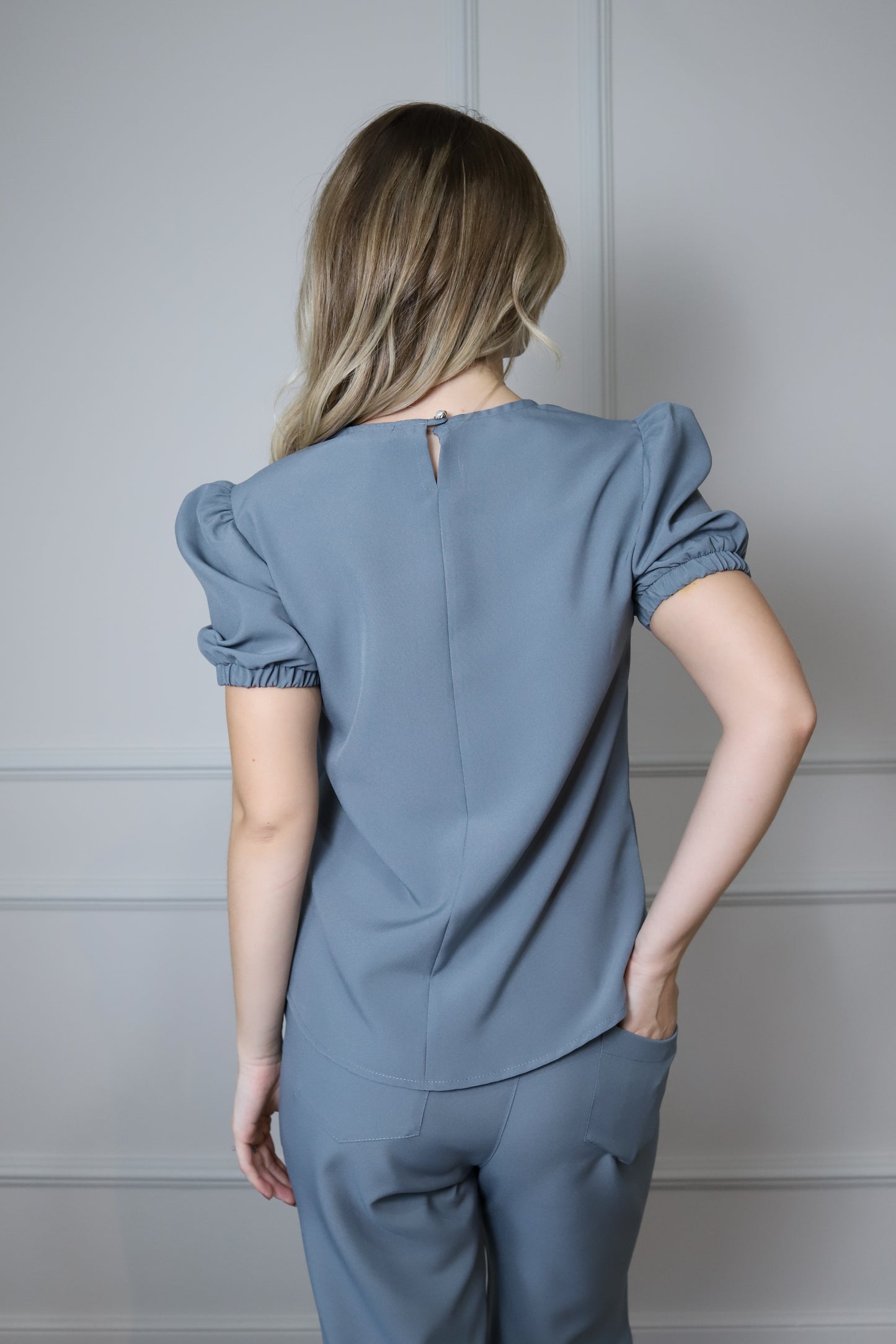 Scrub Feminino Dália Negra